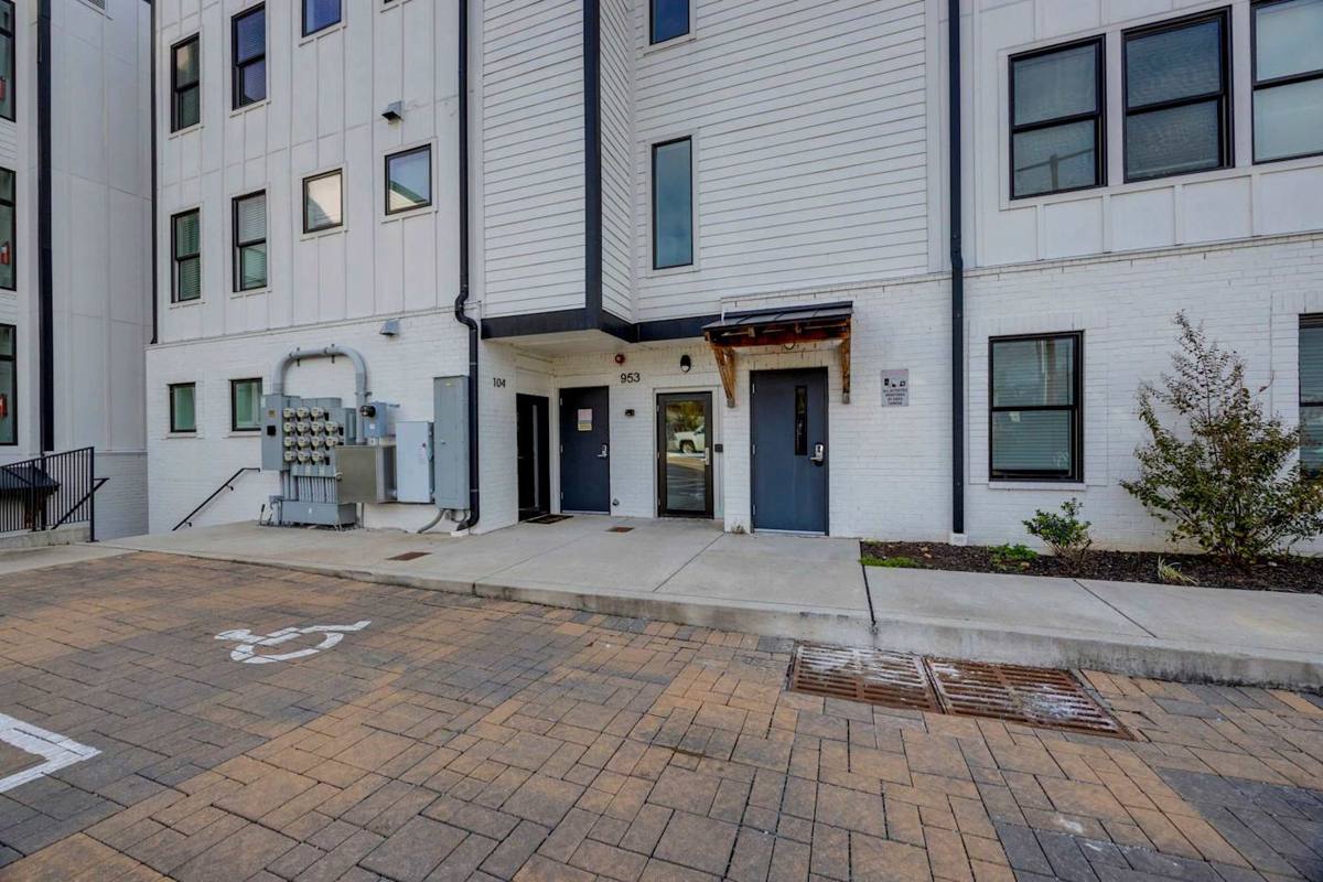 Modern building with sleek design, perfect for your Nashville adventure!